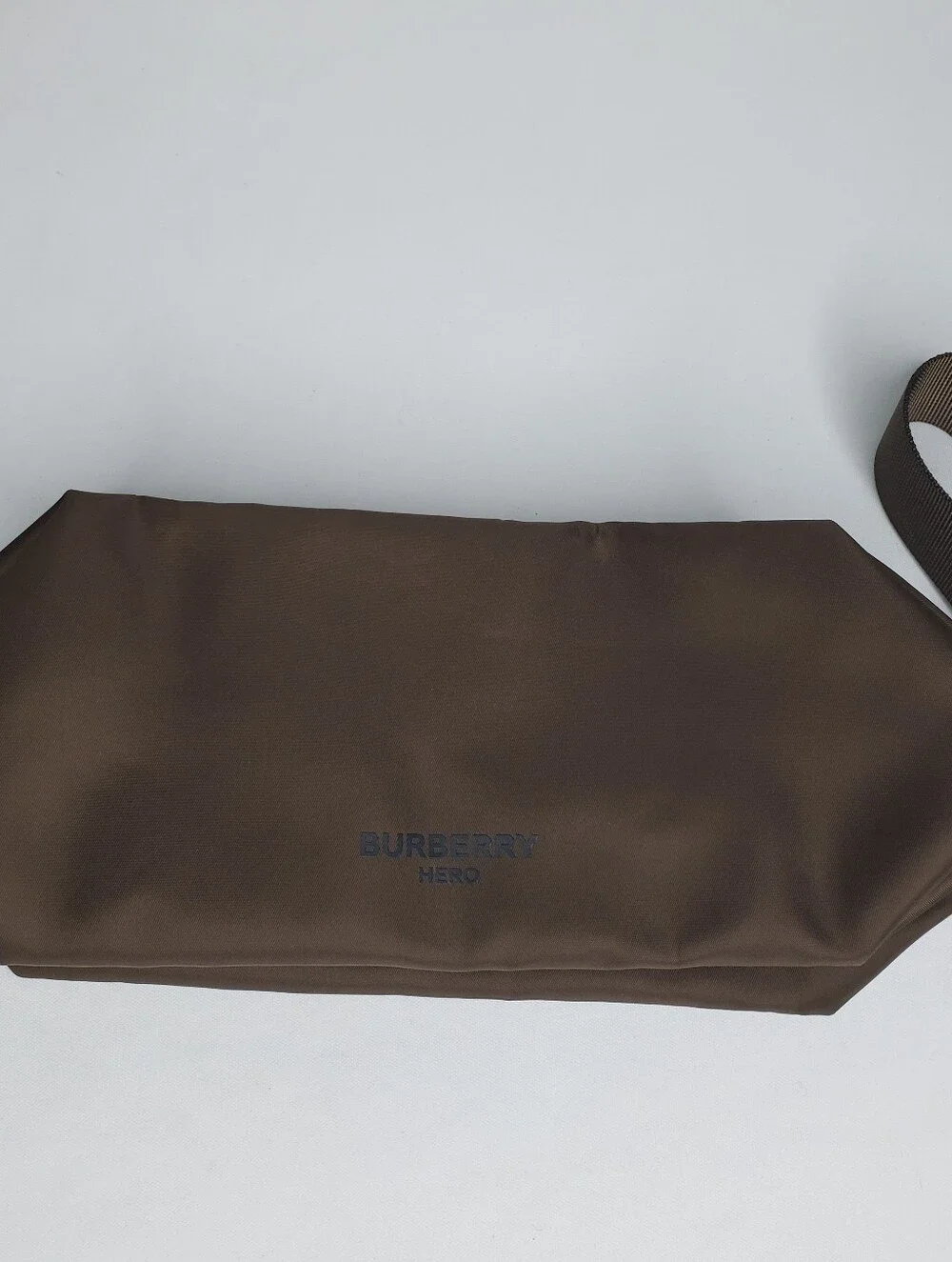 Burberry Brown Nylon Toiletry Pouch with Carry Strap - Picture 6 of 6